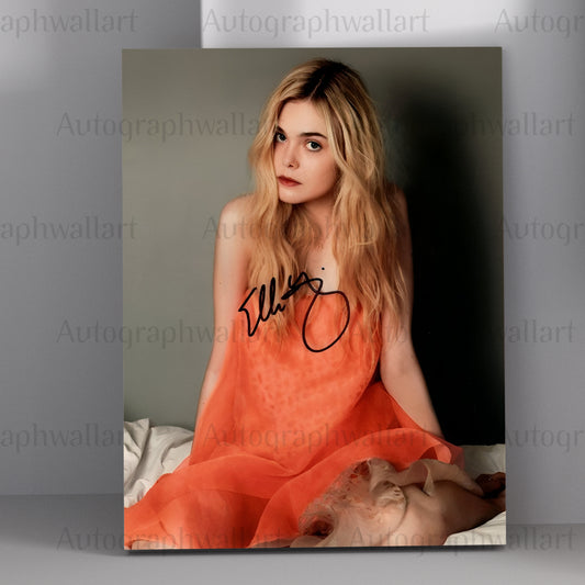 ELLE FANNING signed autographed 8x10 photo